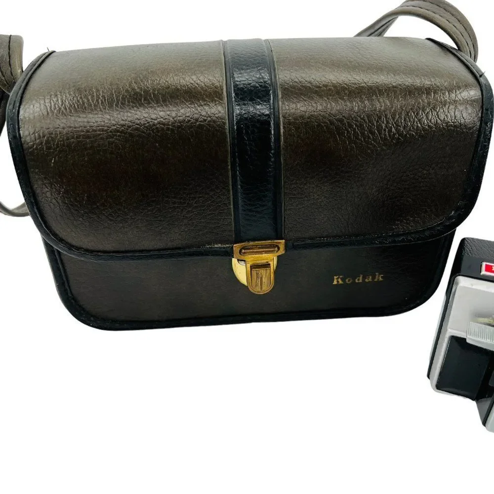 Vintage Kodak Instamatic 314 Camera Made in USA 1964-1974 with Case & Bulbs